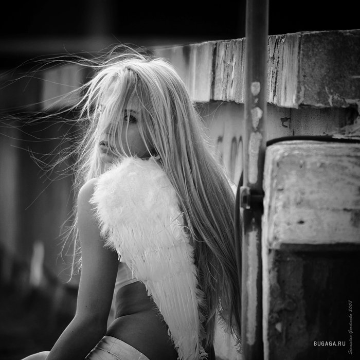 Девушка Ангел Черно Белое Фото