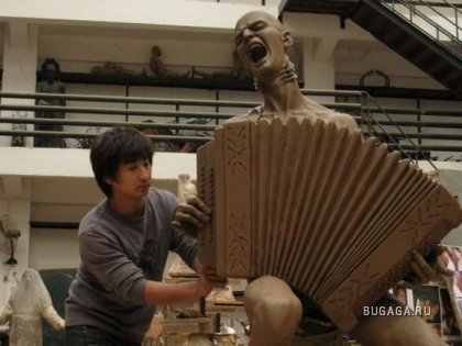 Китайцы сделали памятник Витасу