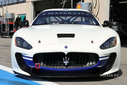 Гоночный автомобиль Maserati Gran Turismo MC