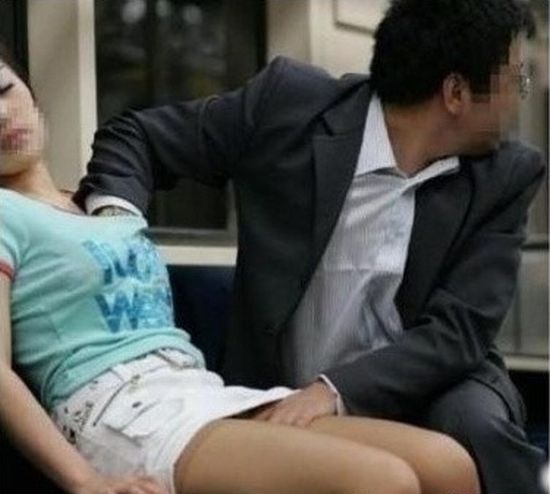 Незаметный Секс Стоя В Автобусе Китаец Фото