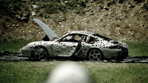 Вооруженные люди расстреляли Porsche 911
