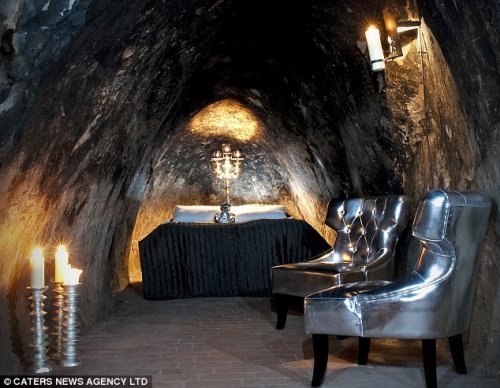 Подземный отель в Швейцарии