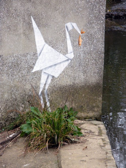 Стрит-арт оригами от Banksy