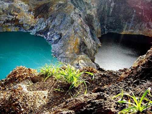 Келимуту – трёхцветные озёра в Индонезии
