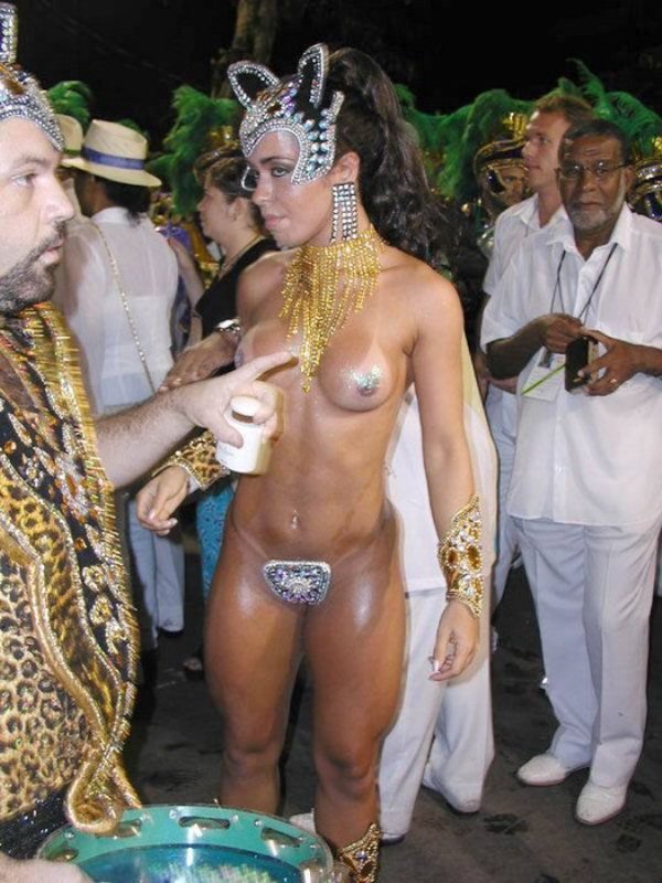 Голые Девушки На Бразильском Карнавале Фото