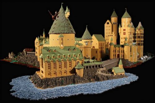 Реплика Хогвартса из 400000 деталей Лего, построенная за год