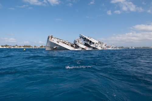 Обломки кораблей у Каймановых островов (17 фото)