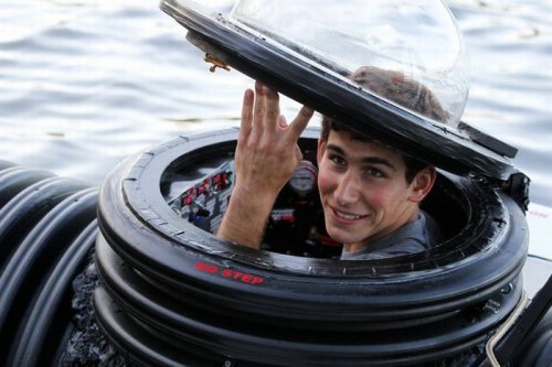 18-летний парень соорудил подводную лодку (6 фото)