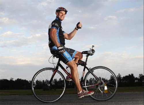 Велосипедист ехал задом на велосипеде 24 часа и преодолел 337 километров