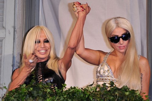 Леди Гага стала лицом Versace (2 фото)