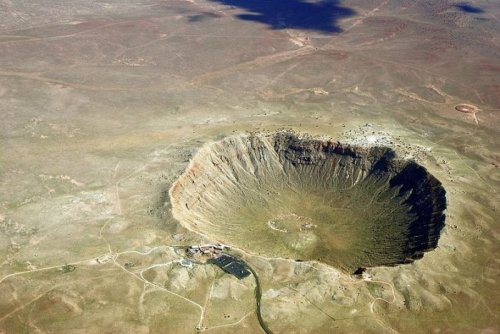 Аризонский метеоритный кратер – крупнейший из сохранившихся на планете (16 фото)