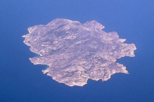 Остров Монтекристо (10 фото)