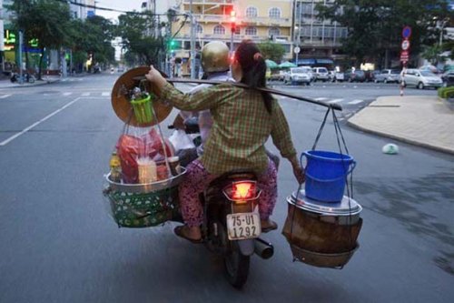 Сумасшедшие грузоперевозки по-вьетнамски (10 фото)