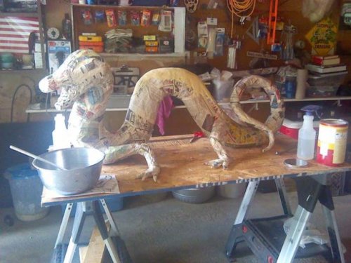 Потрясающая скульптура дракона из папье-маше (12 фото)