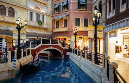 Крупнейшее в мире казино "The Venetian" в Макао (12 фото)