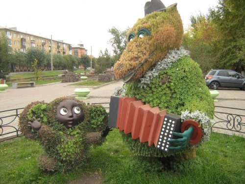 Цветочные фигуры в Красноярске