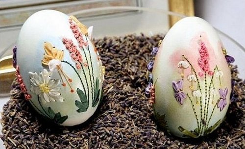 Цветочные шедевры на яичной скорлупе (6 фото)