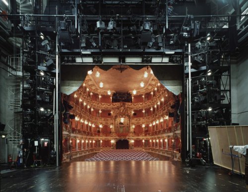 Зрительные залы из-за кулис известных театров Германии (12 фото)