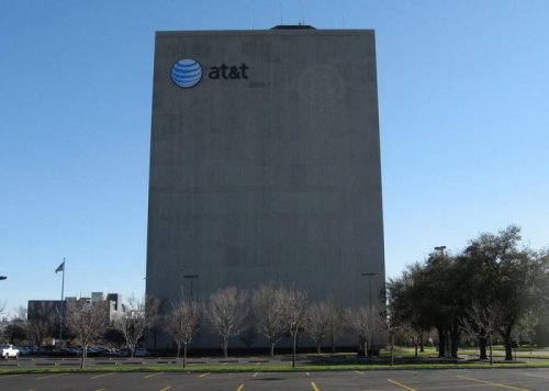 Здание-крепость корпорации AT&T (6 фото)