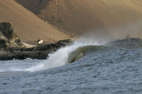 The longest in the world a wave for surfing in Chikam, Peru (12 photos)