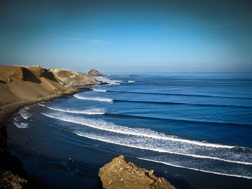 Самая длинная в мире волна для сёрфинга в Чикаме, Перу (12 фото)