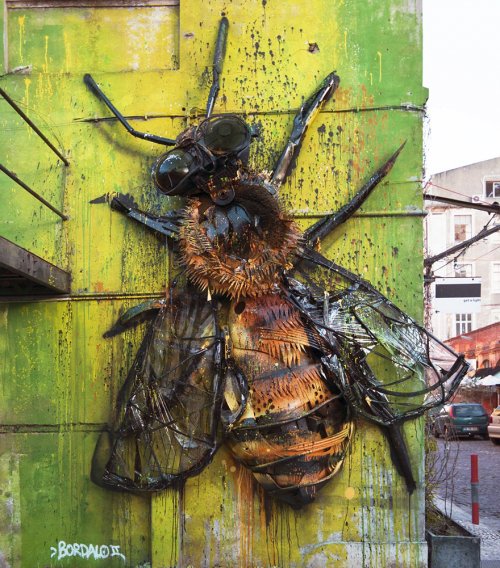 Скульптуры животных из мусора, напоминающие о загрязнении окружающей среды (27 фото)