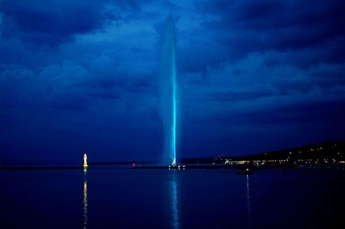 Фонтан Же д'О на Женевском озере (12 фото)