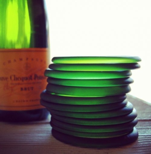 Топ-10: Креативные вещи, которые можно сделать из пустых бутылок из-под шампанского