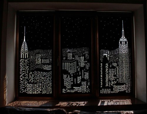 Перфорированные жалюзи, превращающие окно в потрясающую панораму ночного города (12 фото)