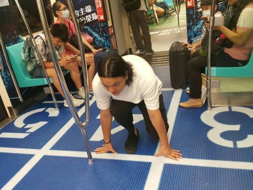 Вагоны метро в Тайбэе превратились в места проведения соревнований летней Универсиады (12 фото)