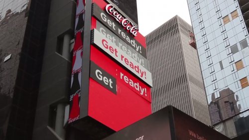 Компания Coca-Cola установила на Таймс-сквер первый в мире трёхмерный рекламный билборд, попавший в Книгу рекордов Гиннесса (4 фото + видео)