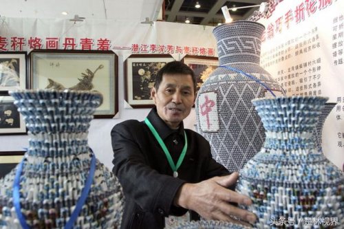 Художник-самоучка создаёт реалистичные китайские вазы в натуральную величину из игральных карт (8 фото)