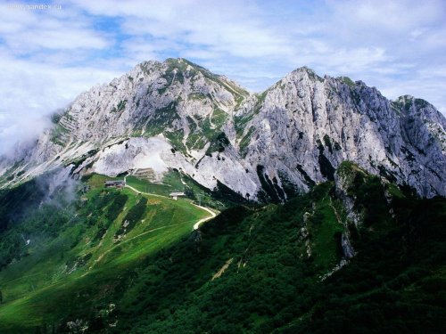 Швейцарская компания Swiss Alpine Air продаёт чистейший горный воздух Альп (3 фото)