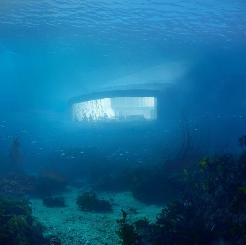 В первом в Европе подводном ресторане вы сможете отобедать на глубине почти 5 метров (5 фото)