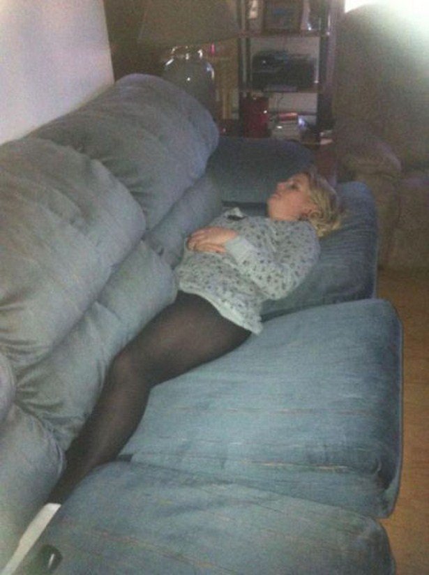 Фотографирует спящую жену - 41 фото