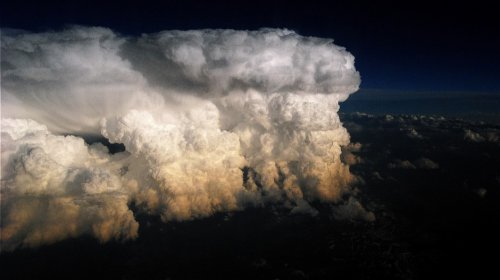 Необычные и зрелищные облачные образования (27 фото)