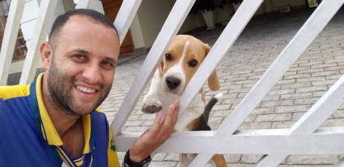 Бразильский почтальон стал лучшим другом собак, и эти селфи являются очаровательным тому подтверждением (20 фото)