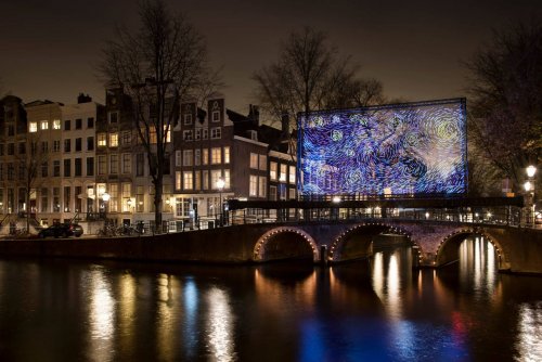 Амстердамский фестиваль света украсил городские улицы световыми инсталляциями (9 фото)