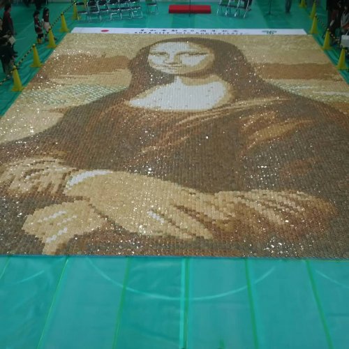 "Мона Лиза" из 24 тысяч крекеров: в Японии установили мировой рекорд (11 фото)