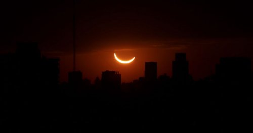 Фотографии полного солнечного затмения, единственного в 2019 году (8 фото)