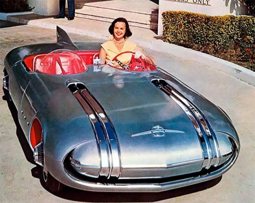 Фотографии Pontiac Club De Mer, концепт-кара, вдохновленного реактивным веком, который был создан в 1956 году (16 фото)