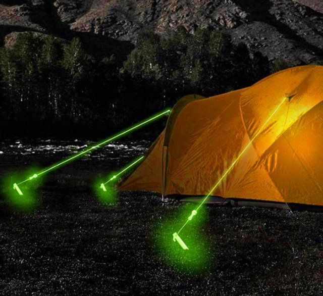Компания производит светящиеся верёвки для палатки, чтобы туристы, наконец, перестали о них спотыкаться ночью (7 фото)