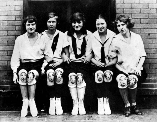 Разрисованные колени: забытый модный тренд 1920-х годов (4 фото)
