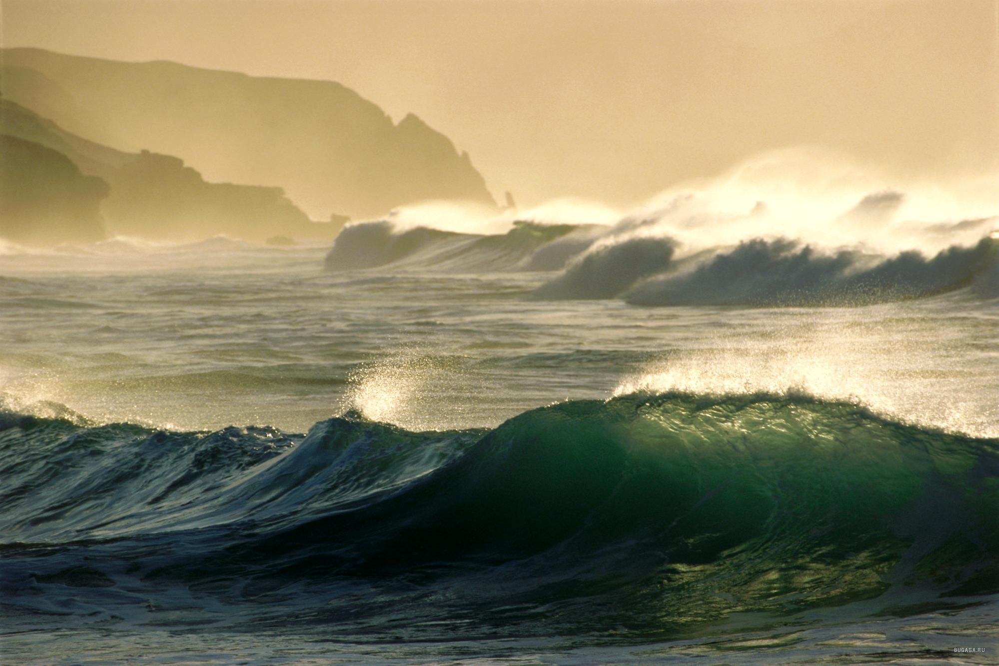 Видеть волны с берега. Море, волны. Океан волны. Прилив океана. Бушующее море.