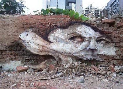 Граффити на развалинах в Бразилии