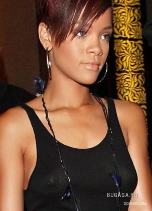 Красавица Rihanna в прозрачной майке