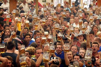 Праздник пива Октоберфест в Мюнхене