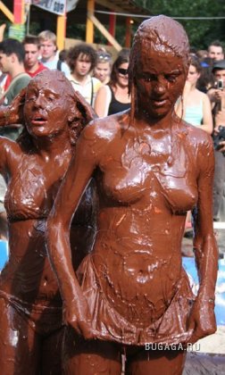 Женские шоколадные бои