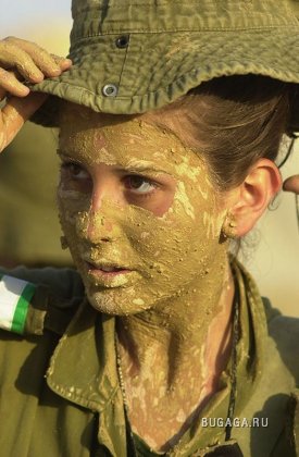 Учения выпускниц израильской пехотной школы