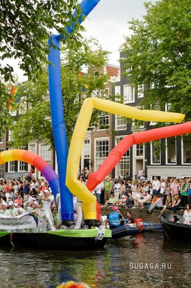 Гей парад в Амстердаме